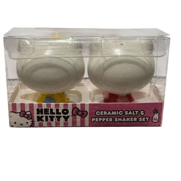 Sanrio Hello Kitty & Mimmy Ceramic Salt and Pepper Shakers - Picture 2 of 6
